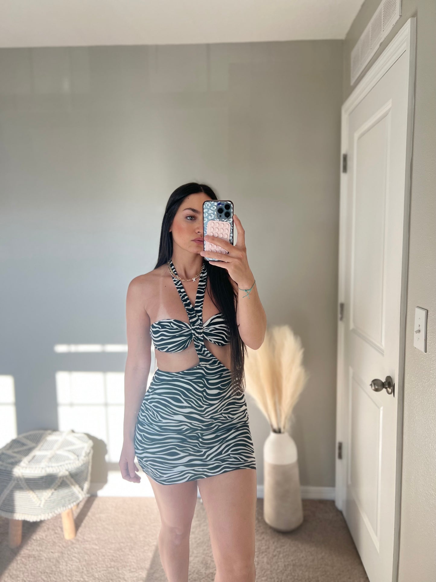 DRESS