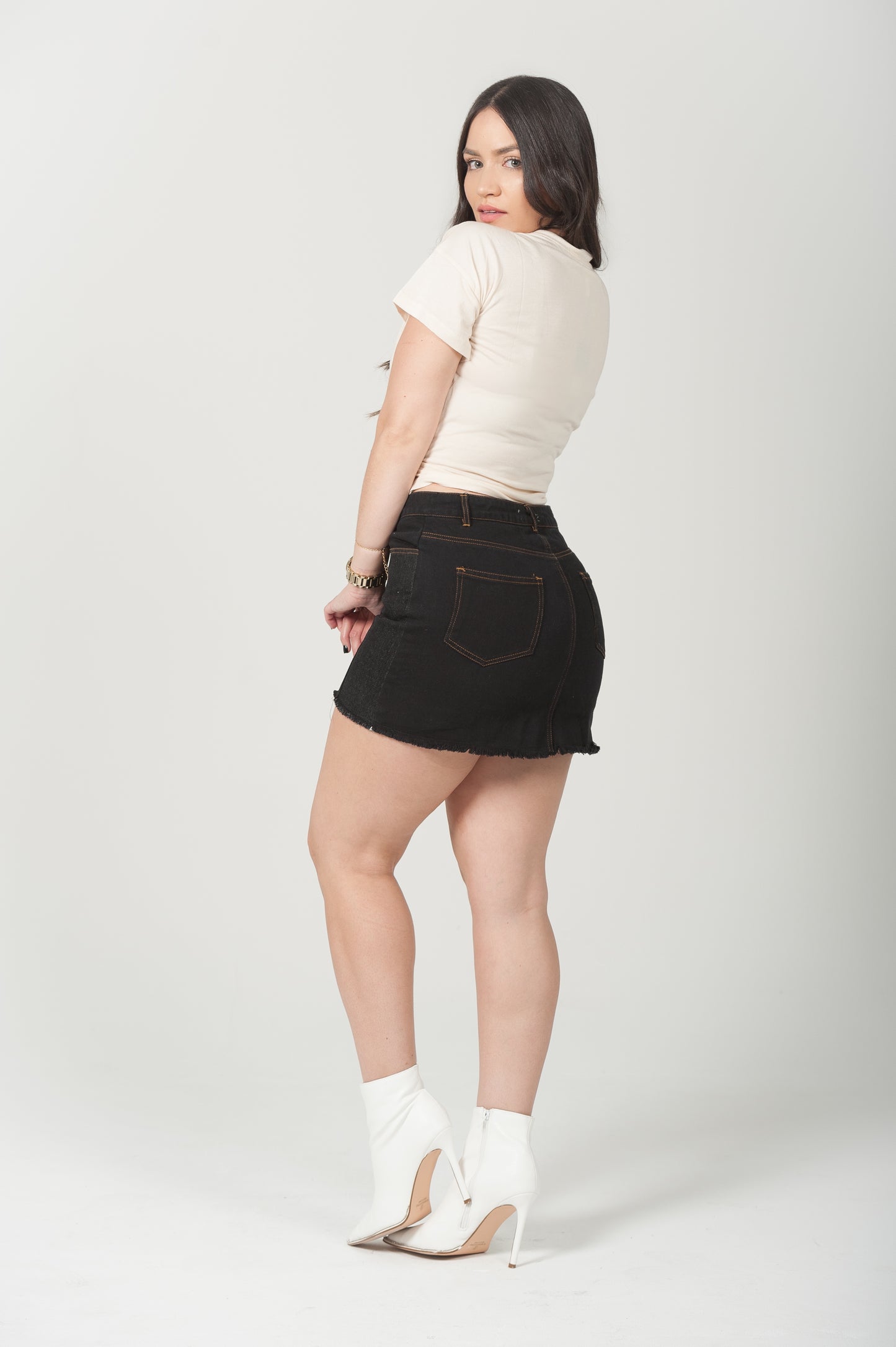 BLACK SKIRT