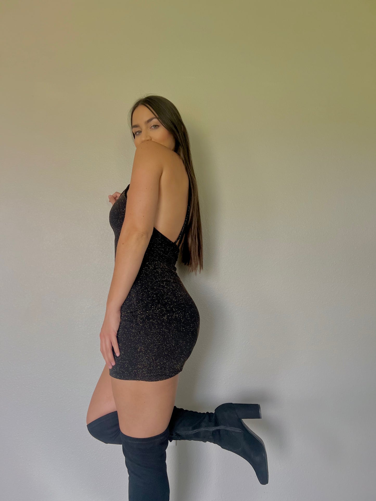 DRESS