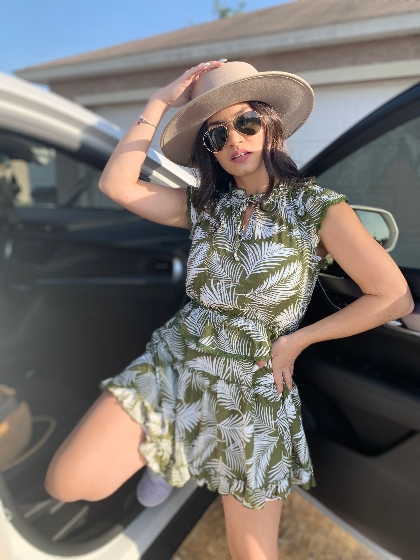 DRESS