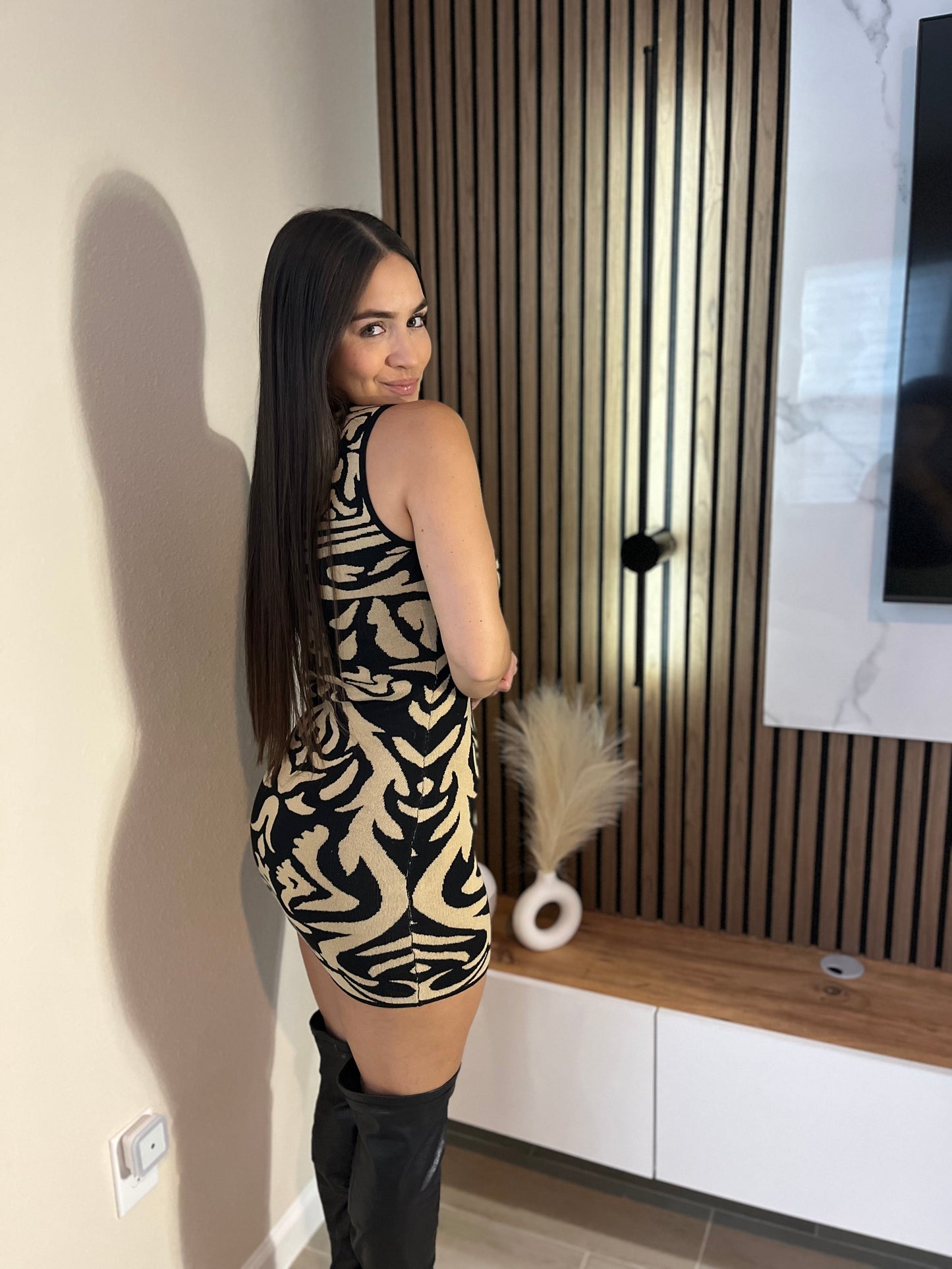 DRESS